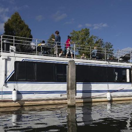 Bluebird House-Boat Hotell East Molesey Eksteriør bilde
